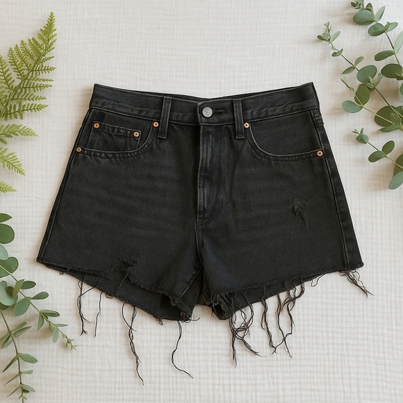 Levi's Denim - Levis 501 Cut-Off Women’s Denim Shorts Washed Gray Black raw hem Sz 25